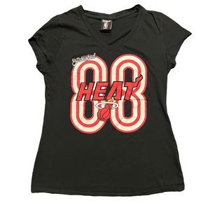 NBA Team Miami Heat T-Shirt Black (Junior/Girls)  Size Large (11/13)